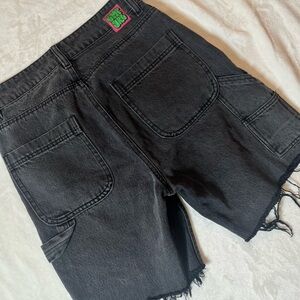 EMPYRE / ZUMIEZ CARGO SHORTS - CUT OFFS - BLACKWASHED DENIM
